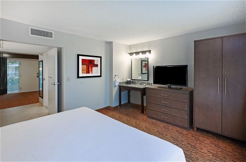 Photo 8 - Embassy Suites by Hilton Dallas Market Center