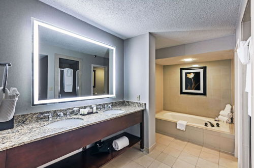 Photo 31 - Embassy Suites by Hilton Dallas Market Center
