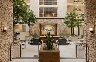 Foto 2 - Embassy Suites by Hilton Dallas Market Center