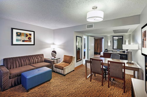 Photo 26 - Embassy Suites by Hilton Dallas Market Center