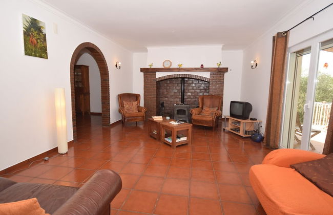Tranquil Alentejo Villa With Pool - Photo 13