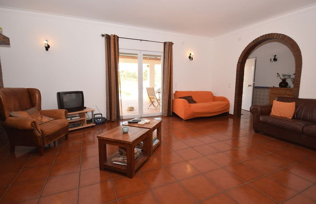 Tranquil Alentejo Villa With Pool - Photo 11