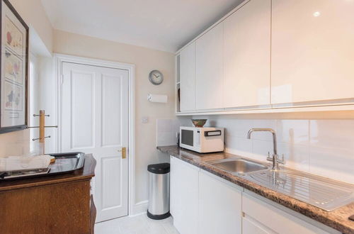 Photo 19 - JOIVY Stylish 3 BR House with Patio, Short Walk to Regents Park & Harley Street