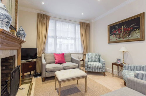 Photo 26 - JOIVY Stylish 3 BR House with Patio, Short Walk to Regents Park & Harley Street