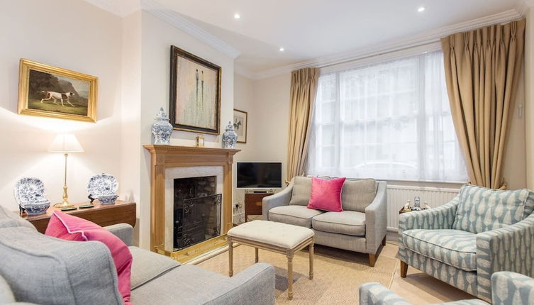 Photo 1 - JOIVY Stylish 3 BR House with Patio, Short Walk to Regents Park & Harley Street