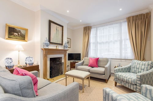 Photo 1 - ALTIDO Stylish 3 BR House with Patio, Short Walk to Regents Park & Harley Street