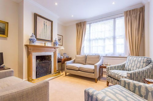 Foto 9 - ALTIDO Stylish 3 BR House with Patio, Short Walk to Regents Park & Harley Street