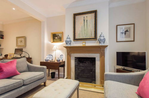 Photo 25 - JOIVY Stylish 3 BR House with Patio, Short Walk to Regents Park & Harley Street