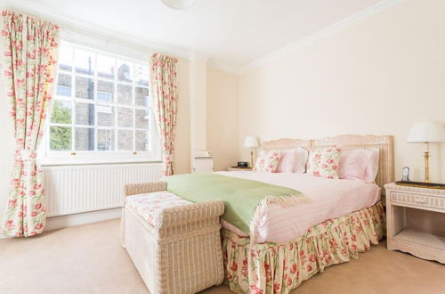 Foto 5 - ALTIDO Stylish 3 BR House with Patio, Short Walk to Regents Park & Harley Street