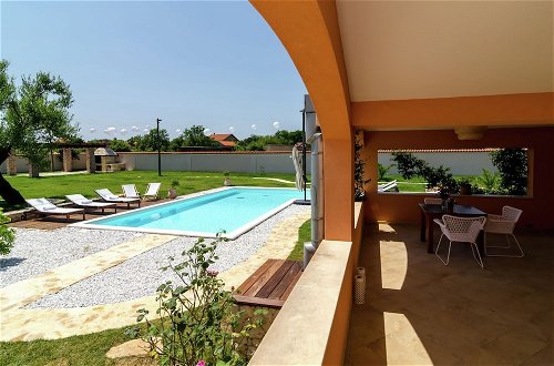 Foto 19 - Luxurious Villa in Skabrnje With Swimming Pool