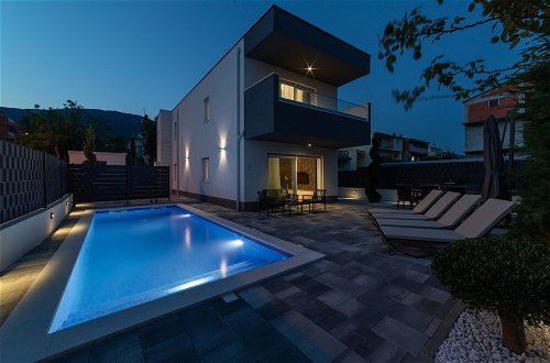 Photo 38 - New Luxury Modern Four-bedroom Villa With Pool