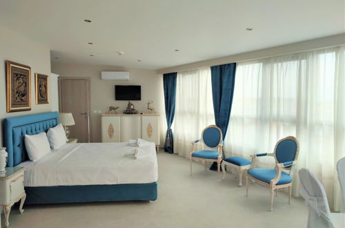 Photo 38 - Light Blue Luxury Rooms