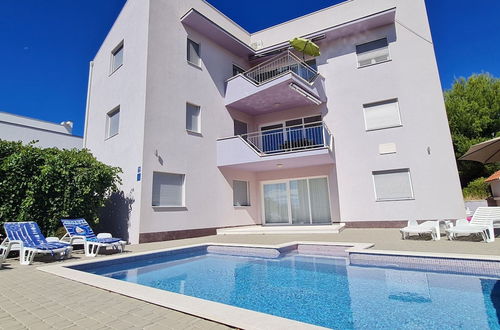 Foto 16 - Nice Apartment With Shared Swimming Pool Near the Beach and Trogir