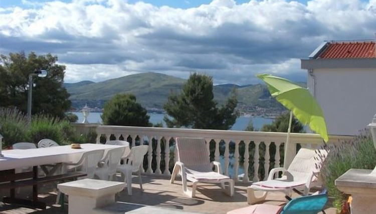 Photo 1 - Huge terrace with sea view of the bay