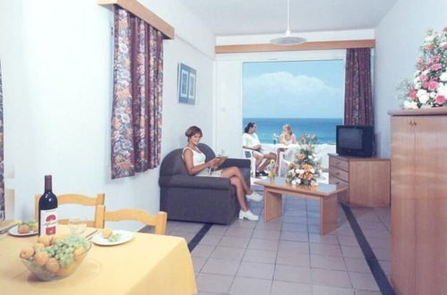 Foto 9 - Corallia Beach Hotel Apartments