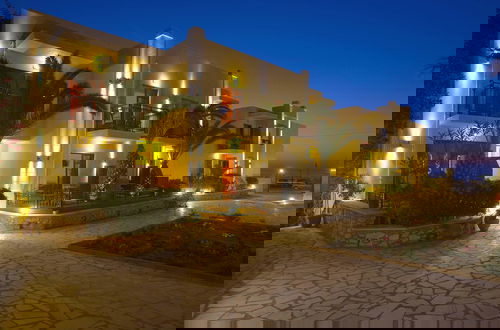 Photo 48 - Atlantis Beach Hotel