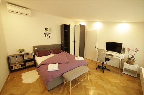 Photo 6 - Apartment F9