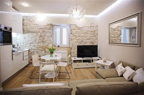 Photo 14 - White Stone Apartment Diocletian Palace