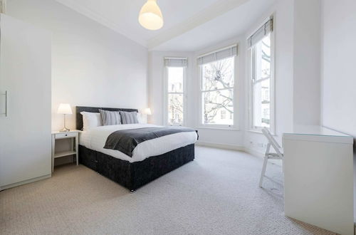 Photo 4 - Elegant Earl's Court 2 bed 2 Bath Near Tube