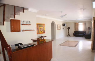 Photo 2 - Private 6 Bedroom Villa Great for Parties