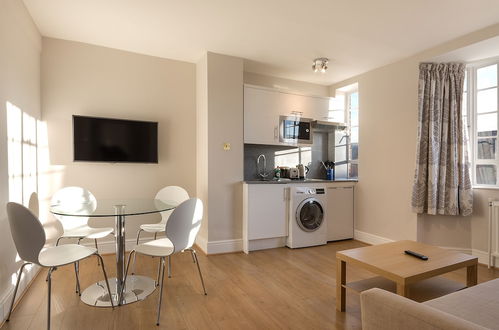 Photo 47 - Chelsea Cloisters Serviced Apartments