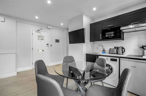 Photo 48 - Chelsea Cloisters Serviced Apartments