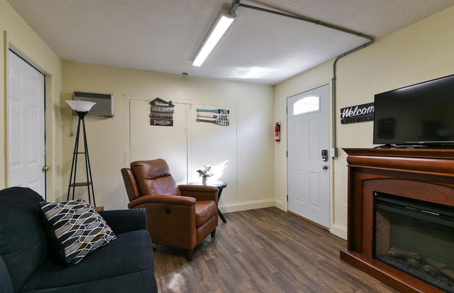 Hoot Owl @ Table Rock Lake - Amazing Lake Views!! - Game Room - Priced TO Rent!! - Photo 13