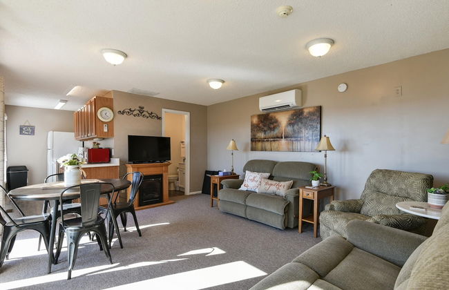 Hoot Owl @ Table Rock Lake - Amazing Lake Views!! - Game Room - Priced TO Rent!! - Photo 8