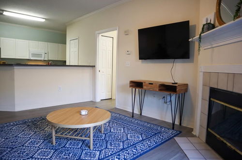 Photo 26 - Great Location and Upgraded Apartment