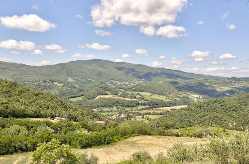 Photo 34 - Attractive Farmhouse in Tuscany With Swimming Pool