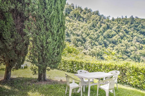 Photo 31 - Attractive Farmhouse in Tuscany With Swimming Pool