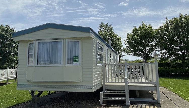 Photo 1 - Inviting 3-bed Static Caravan Butlin's Skegness