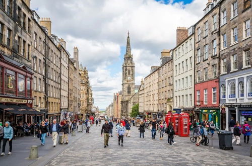 Photo 10 - Stunning Royal Mile Old Town Apartment