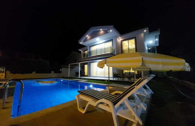 Remarkable 4-bed Villa Anka Private Pool - Photo 8