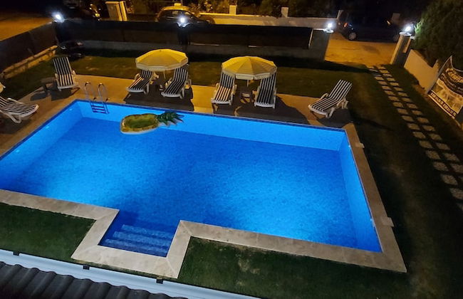Remarkable 4-bed Villa Anka Private Pool - Photo 6