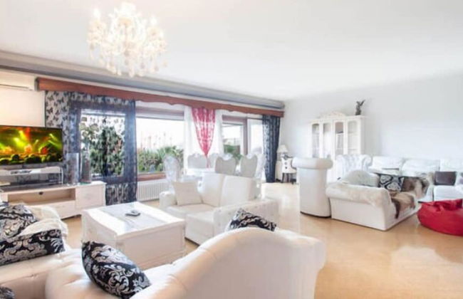 LUX Beach House Barcelona with Pool & Hot Tub, Beach Access - Photo 2