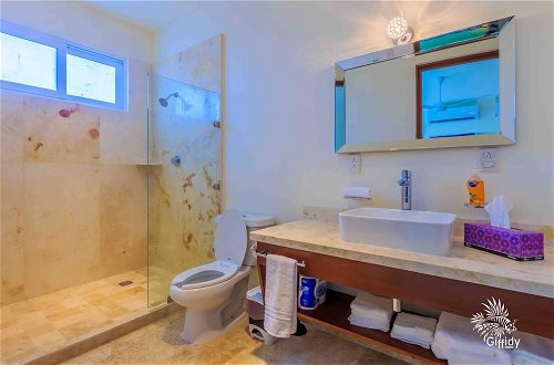 Foto 13 - Estrella Del Mar - One Bedroom Suite 102 by Skyrun