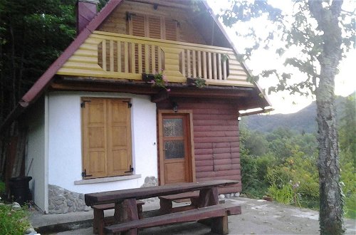 Foto 8 - Traditional Wooden House by the River, 2 Rooms With Balconies, Covered Terrace