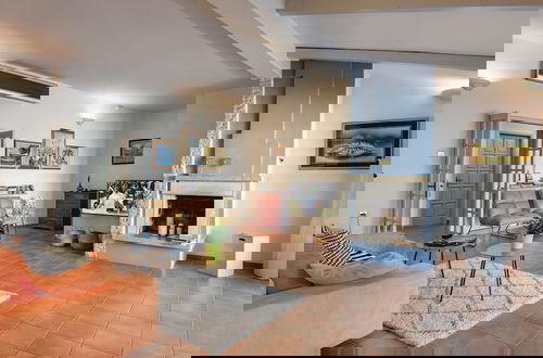 Foto 17 - Modern Villa With sea View and Private Pool