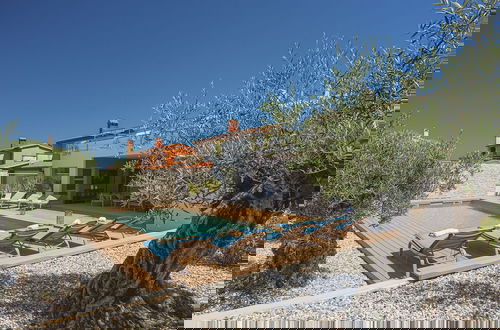 Foto 33 - Modern Villa With sea View and Private Pool