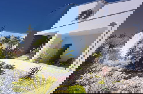 Foto 45 - Modern Villa With sea View and Private Pool