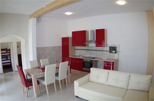 Foto 11 - Luxurious Apartment in Sajini Croatia With Terrace