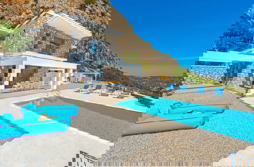 Photo 1 - Beautiful Villa With Infinity Pool and sea View