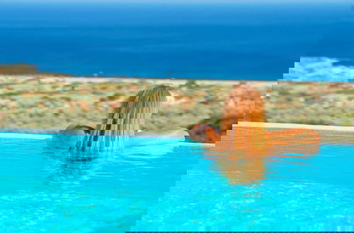Photo 14 - Beautiful Villa With Infinity Pool and sea View
