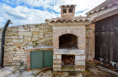 Photo 17 - Lovely Stone House With Private Swimming Pool