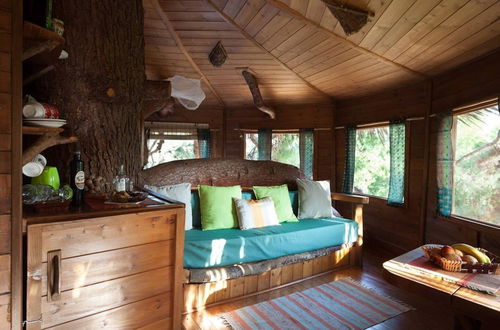 Foto 5 - Stunning Treehouse 10 Mins From Sandy Beaches