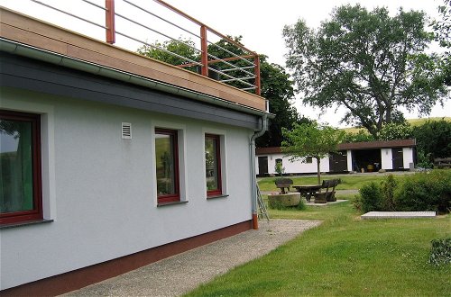 Photo 26 - Comfy Holiday Home in Bastorf With Sea View