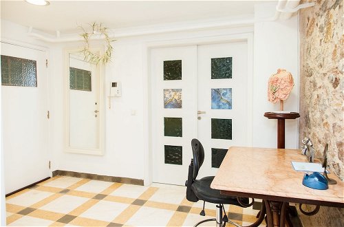 Photo 1 - Chic Charming Central Athens Apt.