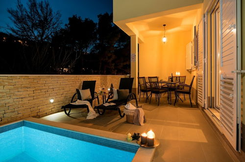 Foto 19 - Luxury Villa Lelu With Heated Saltwater Pool, Parking, High Speed Internet, Bbq, el. car Charge T2