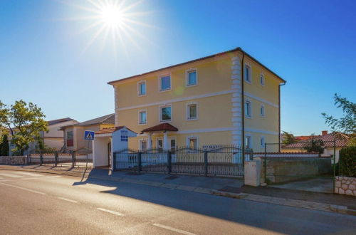 Photo 17 - Adorable Apartment With Terrace, Hot Tub & Sea View